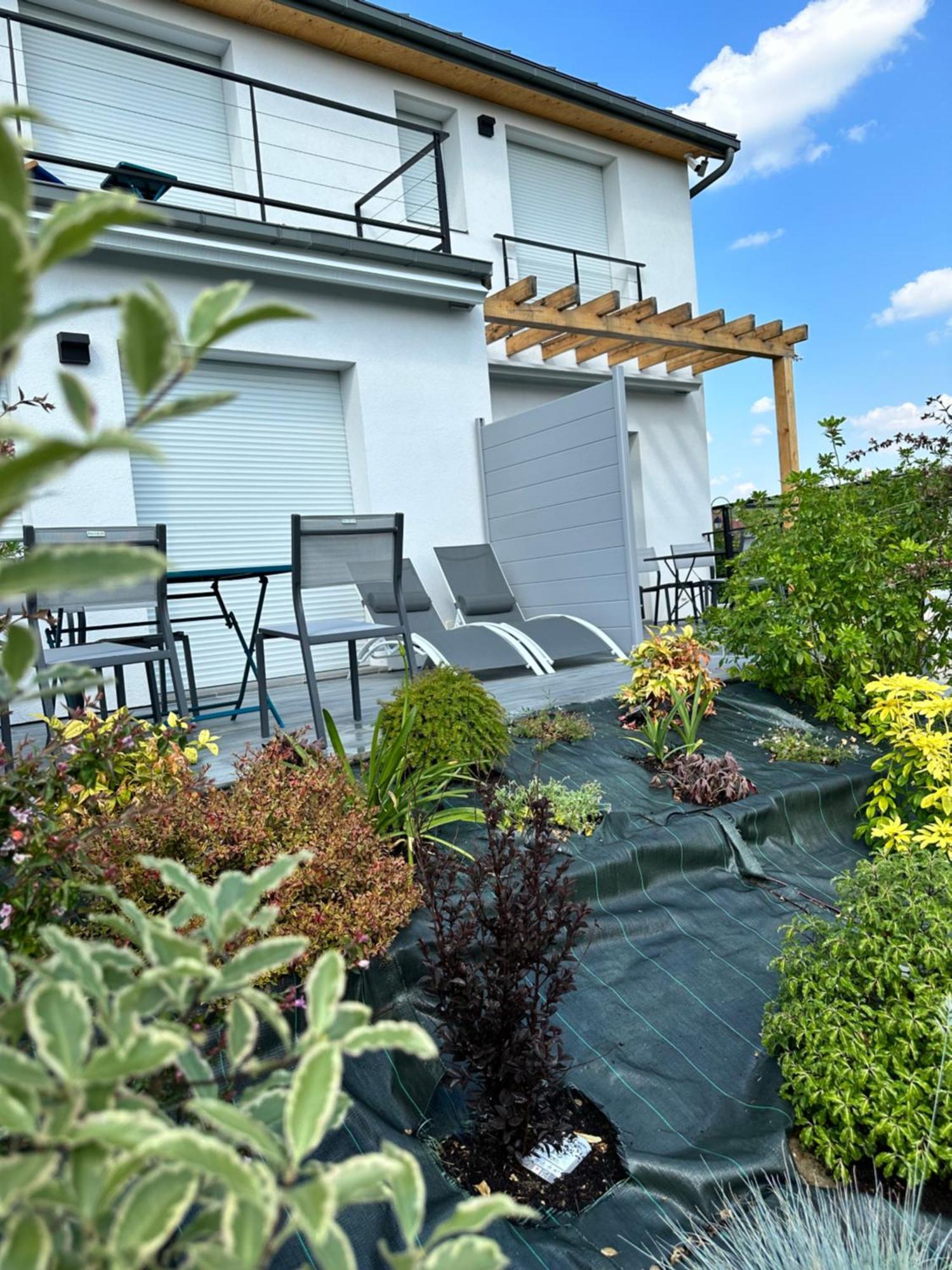 La Villa Perchee Calme, Sauna, Parking Prive Saint-Prix  Exterior photo